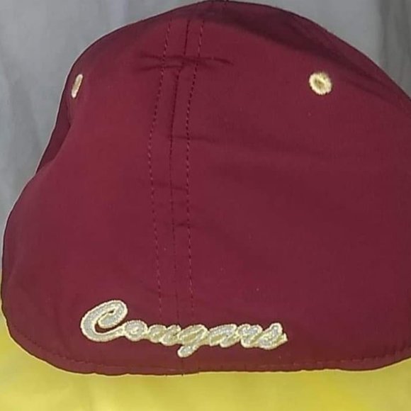 Univ. Washington Cougars Fitted Cap - Picture 3 of 4